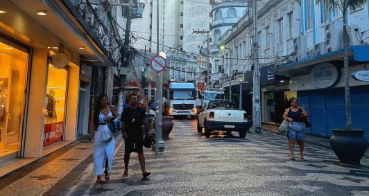 Energia elétrica é restabelecida no Centro de Campos