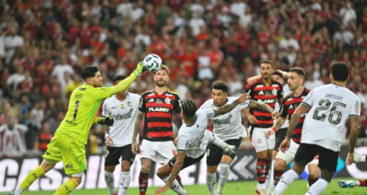 Rossi faz defesa em Flamengo x Botafogo pelo Brasileirão 2025