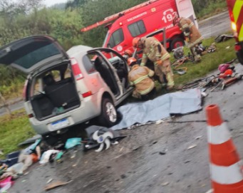 Duas pessoas morreram 