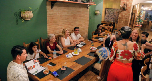 Confraternizações de fim de ano movimentam bares e restaurantes de Campos