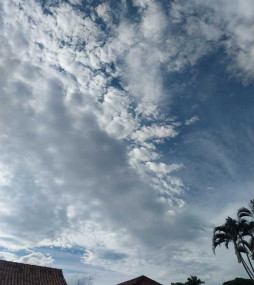C&eacute;u em Campos tarde de domingo