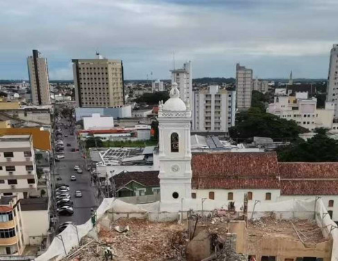 Imagem da demoli&ccedil;&atilde;o do Itu