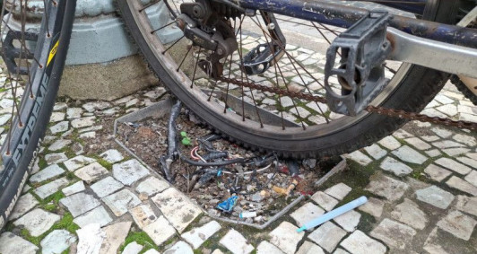 caixas de energia expostas ap&oacute;s furto de fios noCentro de Campos