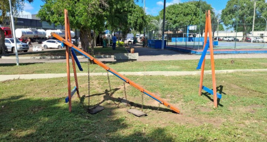 Balan&ccedil;o quebrado em pra&ccedil;a de Campos 