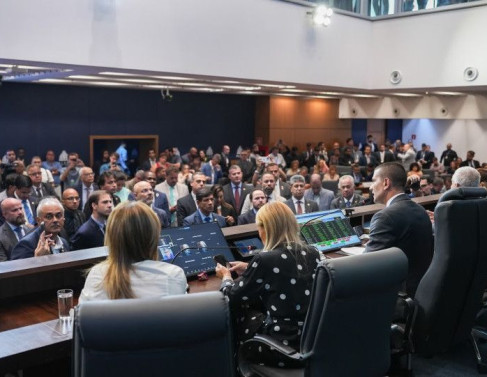 Sess&atilde;o que elegeu novo presidente