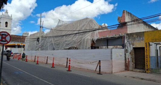 Demoli&ccedil;&atilde;o do edif&iacute;cio Itu quase no fim 