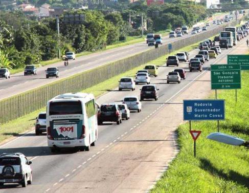 BR 101, na regi&atilde;o de Itabora&iacute;