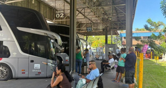 Movimenta&ccedil;&atilde;o nas rodovi&aacute;rias de Campos durante o feriado de P&aacute;scoa  