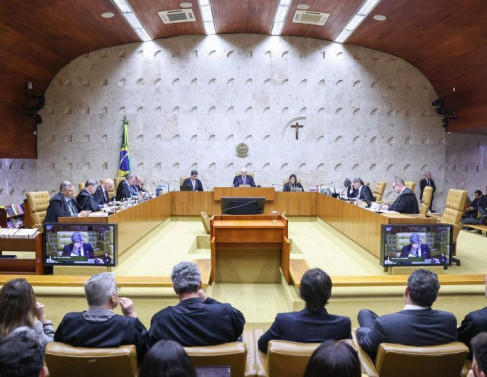 Sess&atilde;o plen&aacute;ria do STF