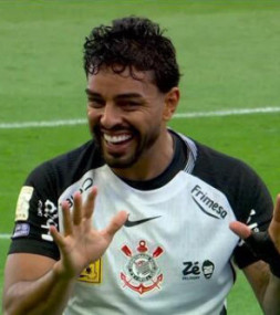 Matheus Bidu, do Corinthians, na comemora&ccedil;&atilde;o do &uacute;nico gol contra o Vasco