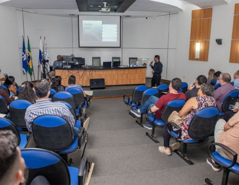 Audi�ncia P�blica da Lei de Diretrizes Or�ament�rias - LDO 2027, no Pa�o Municipal. Maca�/RJ.