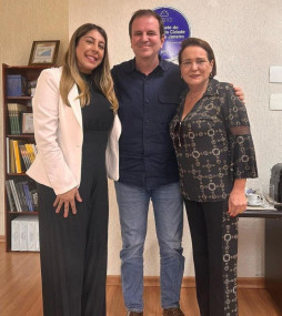 Paes com Carla Caputi e Carla Machado