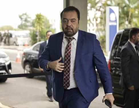 Ex-governador Cl&aacute;udio Castro