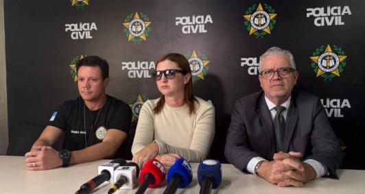Coletiva de imprensa com a presen&ccedil;a da v&iacute;tima de sequestro