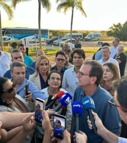 Paes se impressiona com Porto do Açu em sua primeira visita