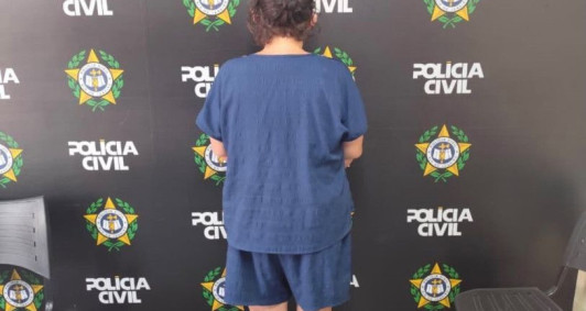 Mulher presa