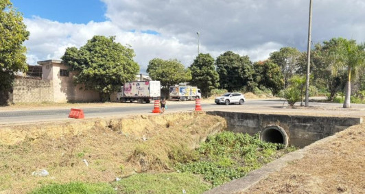 Situa&ccedil;&atilde;o do val&atilde;o na Rua Jos&eacute; Naked, no Parque Rodovi&aacute;rio