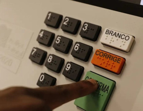 Urna eletr&ocirc;nica