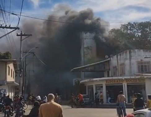Inc&ecirc;ndio em resid&ecirc;ncia 