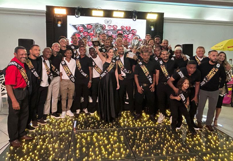 Festa em celebra&ccedil;&atilde;o ao t&iacute;tulo da S&eacute;rie A2 aconteceu nessa ter&ccedil;a-feira