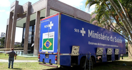 Unidade M&oacute;vel de Aten&ccedil;&atilde;o Especializada (UMAE), do Programa Agora Tem Especialistas