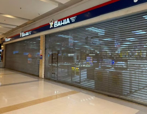 Loja das Casas Bahia em shopping de S&atilde;o Jos&eacute; dos Campos &eacute; fechada