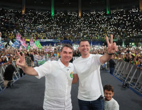 Fl&aacute;vio e Douglas no lan&ccedil;amento da candidatura