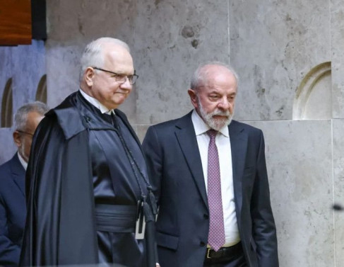 Fachin esteve nesta sexta-feira em cerim&ocirc;nia com a presen&ccedil;a do presidente Lula
