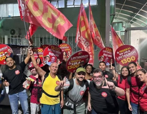 Militantes do PT de Campos em campanha