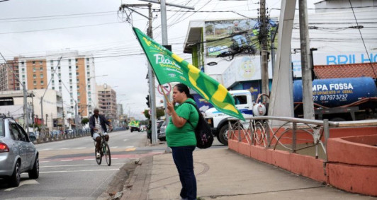 Campanha de Ruas no cruzamento entre a Av. 28 de Mar&ccedil;o e Av. Jos&eacute; Alves de Azevedo
