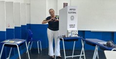 Carla Machado vota no Ciep da Lapa em Campos