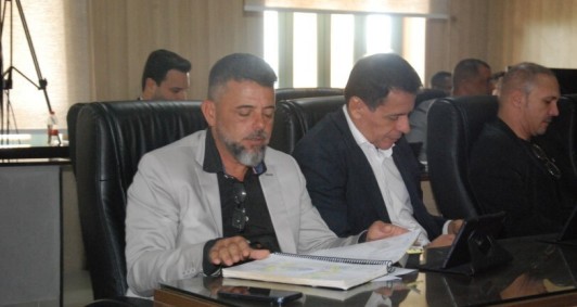 Ex-secret&aacute;rios Juninho Virg&iacute;lio e F&aacute;bio Ribeiro de volta ao Legislativo