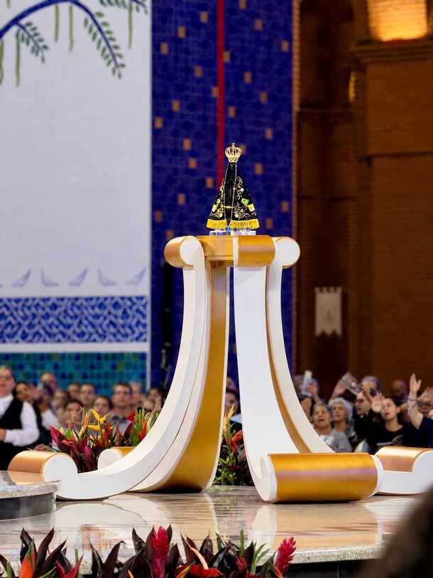 Altar da Imagem de Nossa Senhora Aparecida, no Santu&aacute;rio, em SP