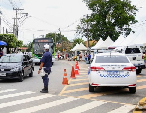 Movimenta&ccedil;&atilde;o em Campos durante o Dia de Finados 