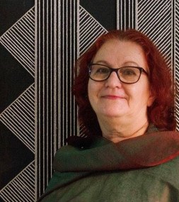 Vera L&uacute;cia Pletitsch