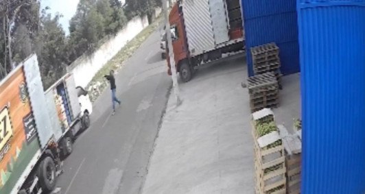 Homens armados e encapuzados assaltaram funcion&aacute;rios