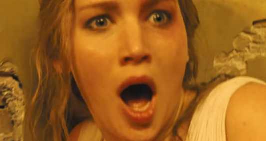 Atriz Jennifer Lawrence em cena de ENTITY_quot_ENTITYMãeENTITY_quot_ENTITY