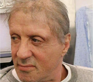 Sylvester Stallone surpreende com cabelos brancos