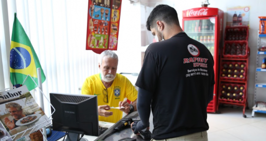 Sevios de entrega atravs de motoboys tm sido a opo para o comrcio 