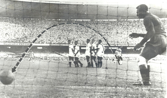 Com uma Folha-Seca espetacular, contra o Peru, Didi classificou o Brasil para a Copa de 1958, na Su&eacute;cia