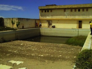 Condi��es atuais da piscina do Atafona Praia Clube. Foto: divulga��o