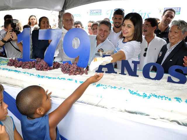 BOLO DE ANIVERSÁRIO